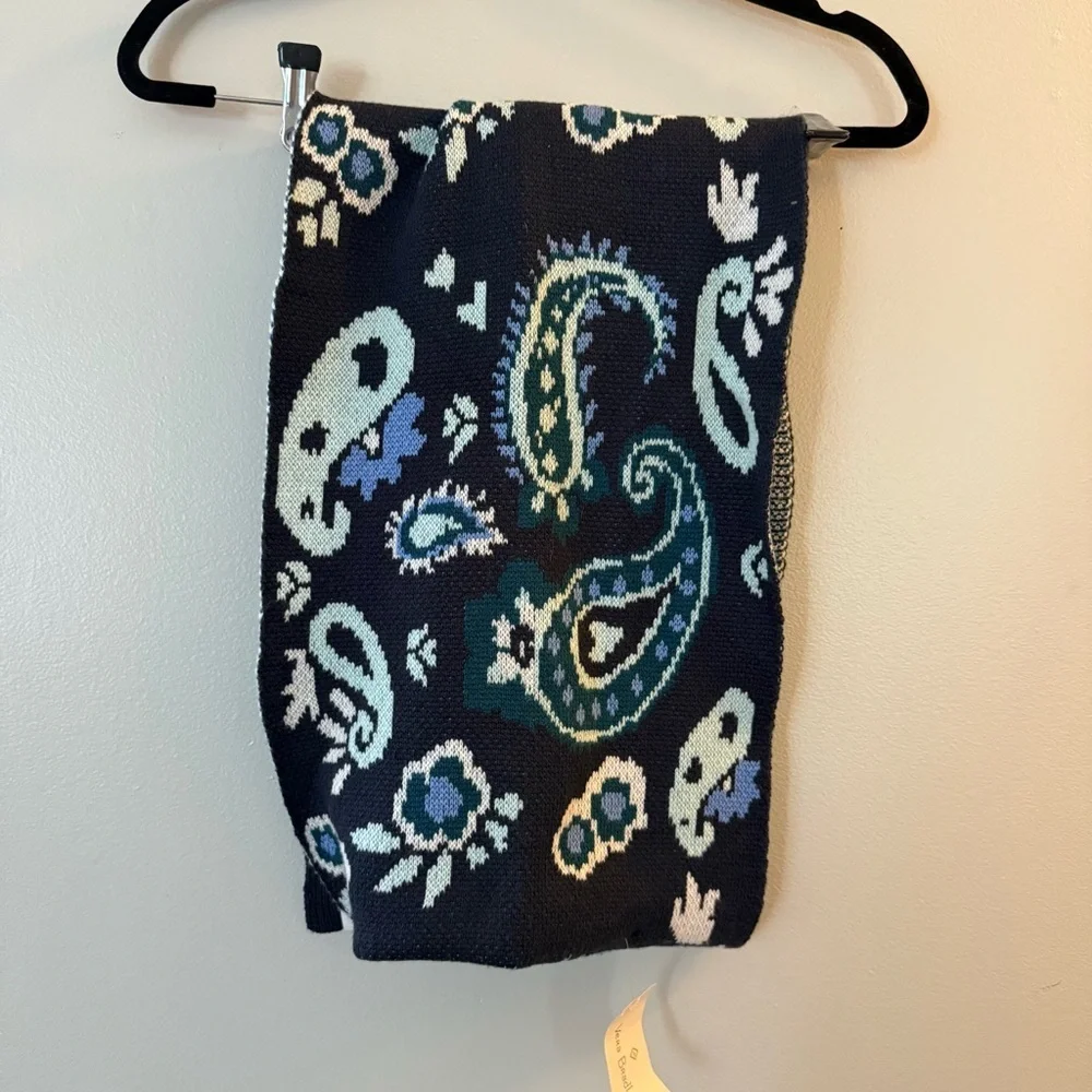 Vera Bradley NWT Haymarket Paisley Jewel Knit Scarf Navy Blue
